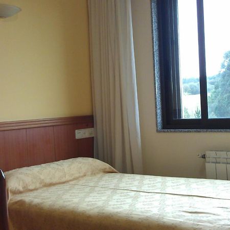 Hostal Restaurante O'Cadaval Frades 部屋 写真