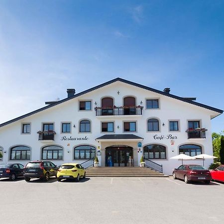 Hostal Restaurante O'Cadaval Frades エクステリア 写真
