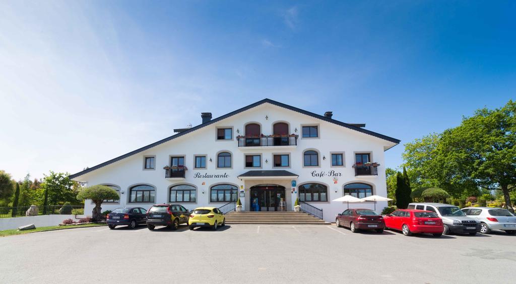 Hostal Restaurante O'Cadaval Frades エクステリア 写真